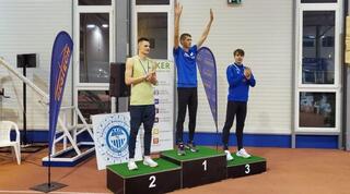 יונתן קפיטולניק על הפודיום