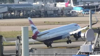 מטוס בריטיש איירווייז מנסה לנחות ברוח חזקה בנמל התעופה הית'רו בלונדון