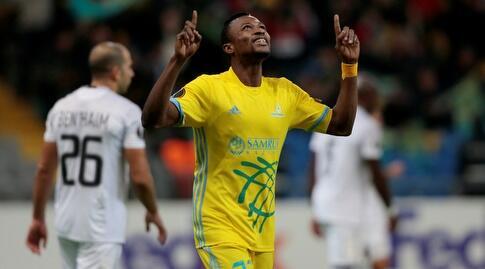 פטריק טוואמסי במדי אסטנה נגד מכבי ת"א