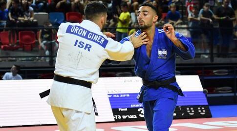 יונתן אלבז מול אורון גינר