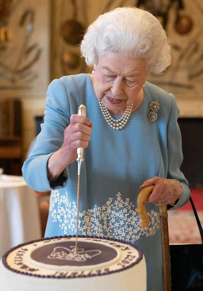 תמונה מחגיגות 70 השנה שלה למלוכה