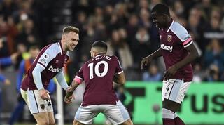 שחקני ווסטהאם חוגגים