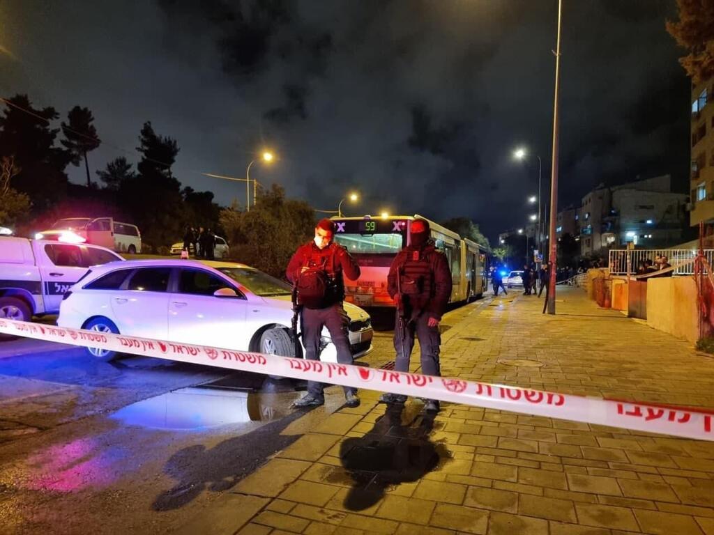 Police on scene of suspected terrorist attack in Jerusalem, February 9, 2022 (Photo: Israel Police) תיעוד מהזירה בירושלים
