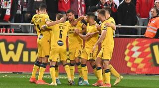 שחקני מכבי תל אביב חוגגים