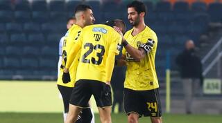 שחקני בית"ר ירושלים חוגגים