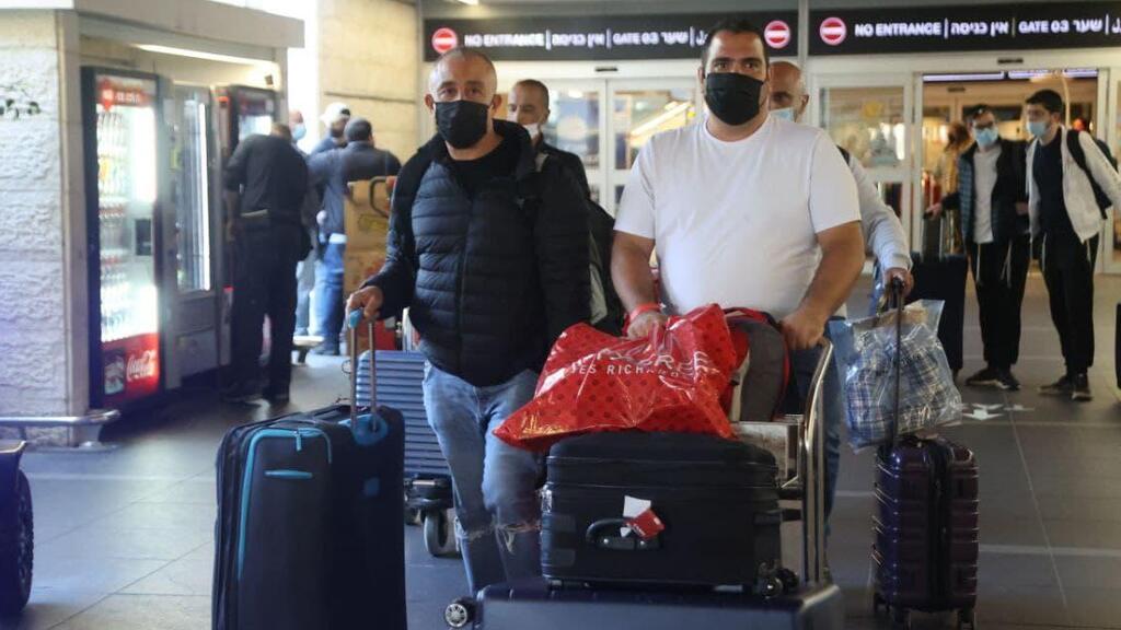 נוחתים ב נתב"ג שבים ישראלים אחרי טיסה מ אוקראינה חשש ל פלישה רוסית רוסיה