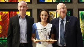 ראובן ריבלין עם לינוי אשרם וחילי טרופר