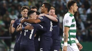 שחקני מנצ'סטר סיטי חוגגים