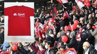 האוהדים עם החולצות בקמפיין הפרסומי