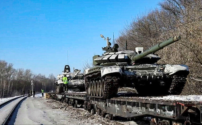 טנקים של צבא רוסיה לכאורה חוזרים לבסיסים אחרי תרגיל באזור וורונז' ליד גבול אוקראינה