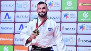 ברוך שמאילוב עם המדליה