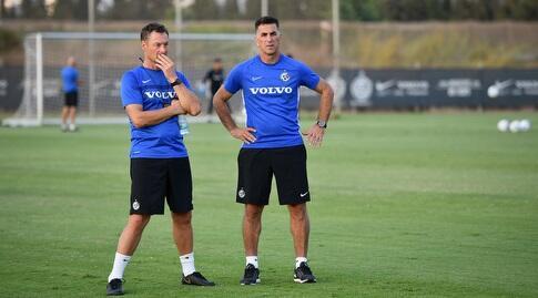 מרקו בלבול ועוזרו פול גרובס