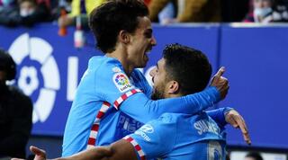 לואיס סוארס וז'ואאו פליקס חוגגים