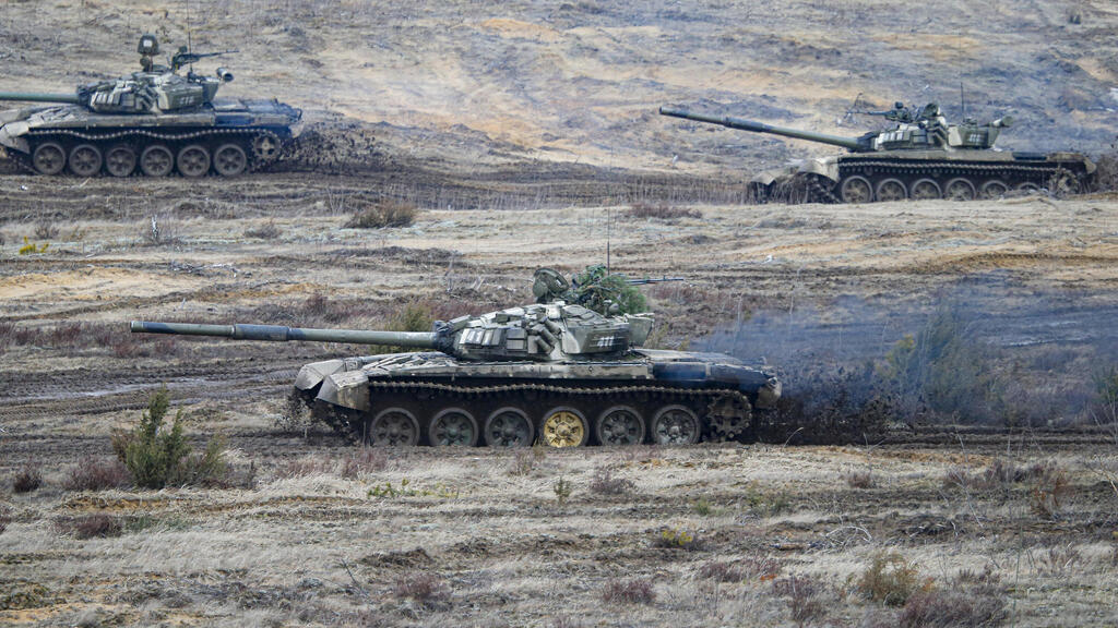 טנקים בתרגיל צבאי של רוסיה ובלרוס