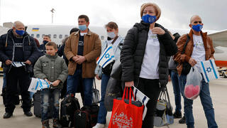 עשרות עולים חדשים מאוקראינה נחתו בארץ