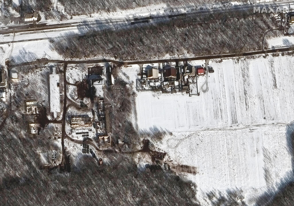צילום לוויין מקסר כוחות צבא רוסיה ב בלגורוד ליד גבול אוקראינה ב 20 פברואר