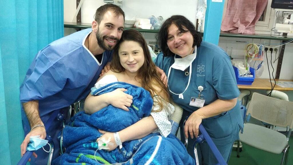 Рути Битон с сыном Ниром и невесткой Инной (Фото: Медицинский центр Галилеи) רותי ביטון ניר ביטון אינה ביטון