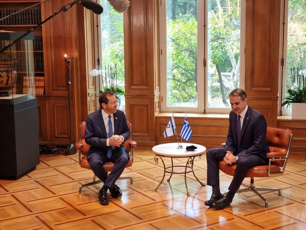 ק'כר'קכלכ'חלכ ו8טין יו\\\\\\\נ !@#$%^&*)(_ חוילועיוןחקיריאקוס מיצוטאקיס ויצחק הרצוג (צילום: קובי גדעון, לע״מ) קיריאקוס מיצוטאקיס ויצחק הרצוג