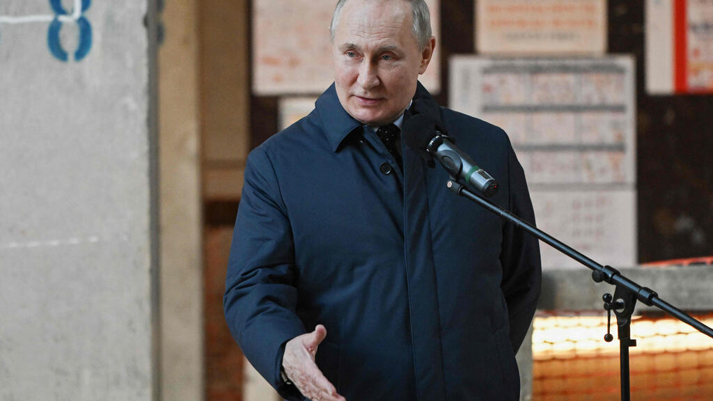 Владимир Путин (Фото: AFP) נשיא רוסיה ולדימיר פוטין ביקור ב סוכנות החלל הרוסית