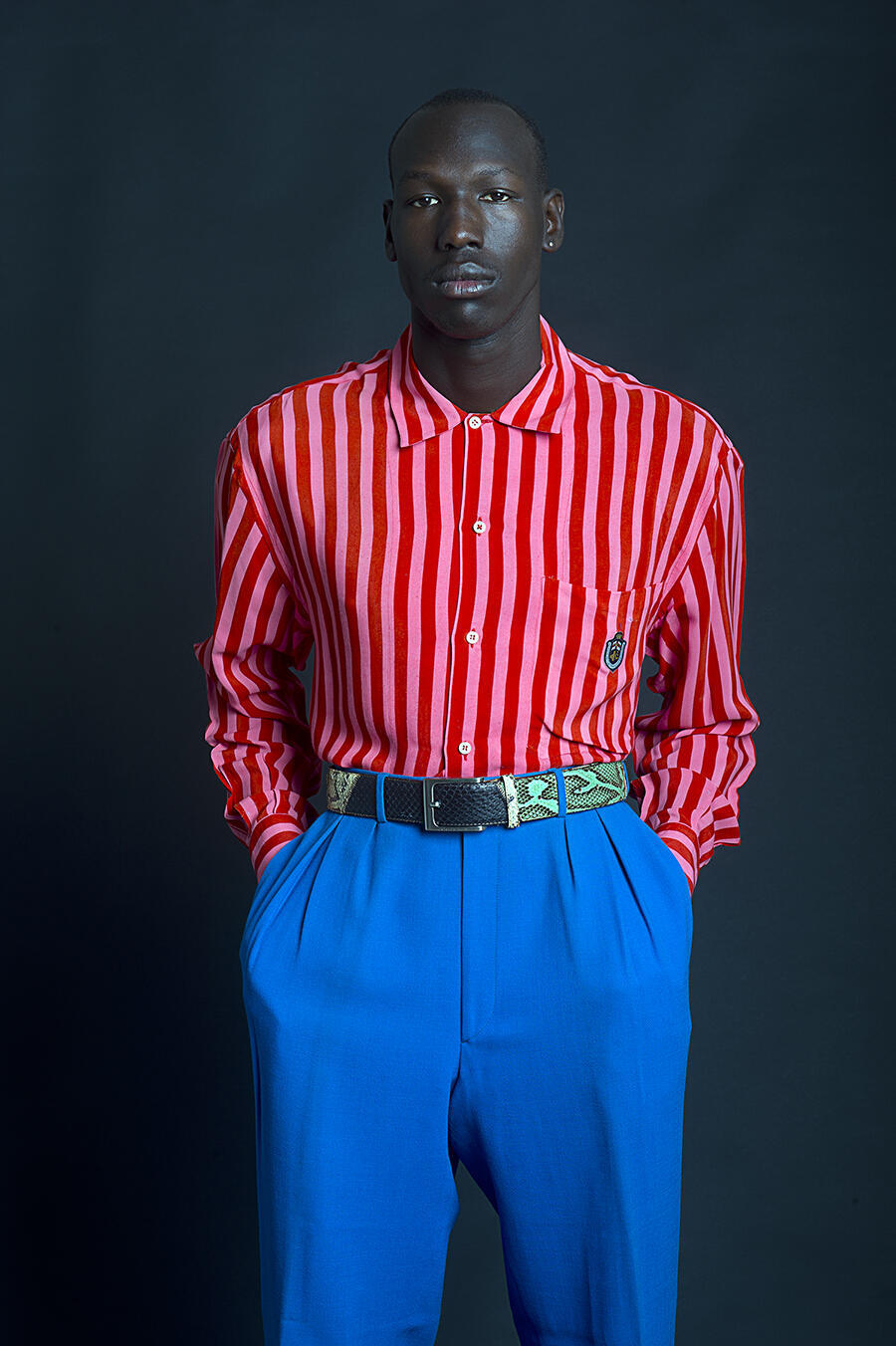הפקת אופנה עם עמנואל לאם, פליט מדרום סודן