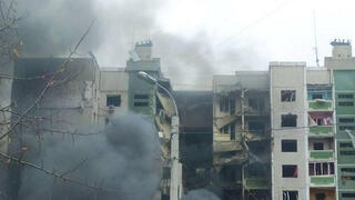 תיעוד מ נזקי תקיפה הפצצה של רוסיה בעיר צ'רנייב בצפון אוקראינה