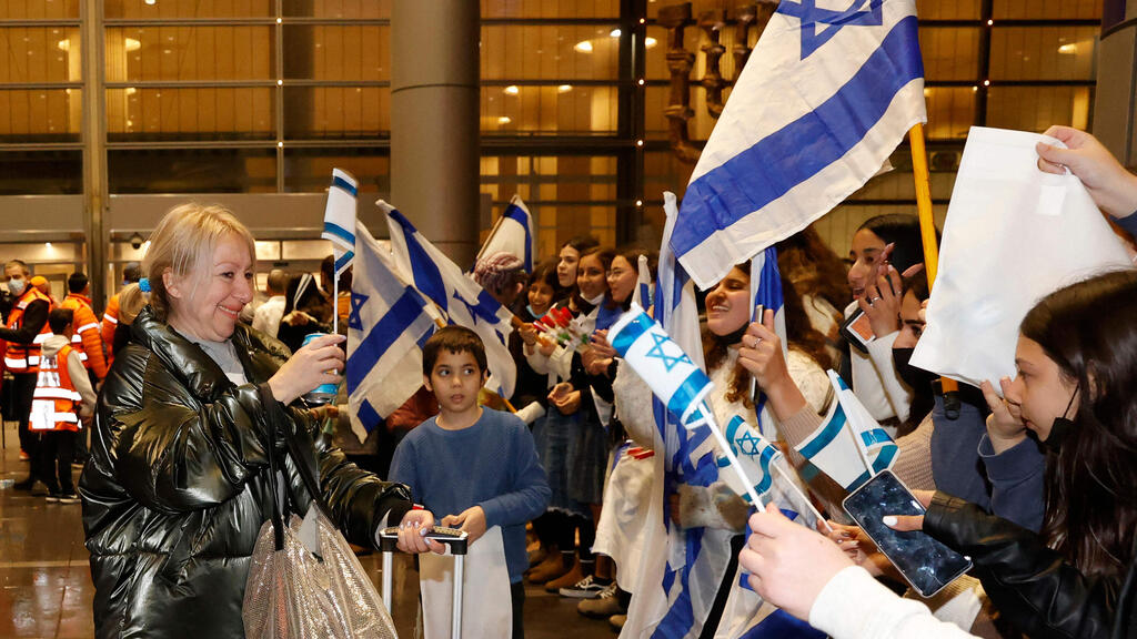 ישראל נמל תעופה עולים לארץ בעקבות מלחמה משבר רוסיה אוקראינה עולים חדשים 