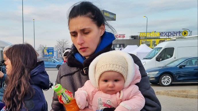 פליטים במעבר הגבול בין אוקראינה לפולין