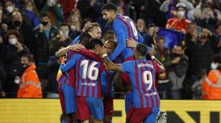 שחקני ברצלונה חוגגים