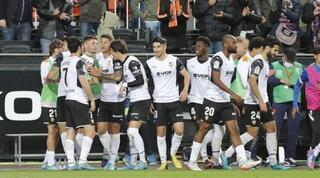 שחקני ולנסיה חוגגים