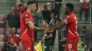 יוג'ין אנסה מחליף את ניקיטה רוקאביצה