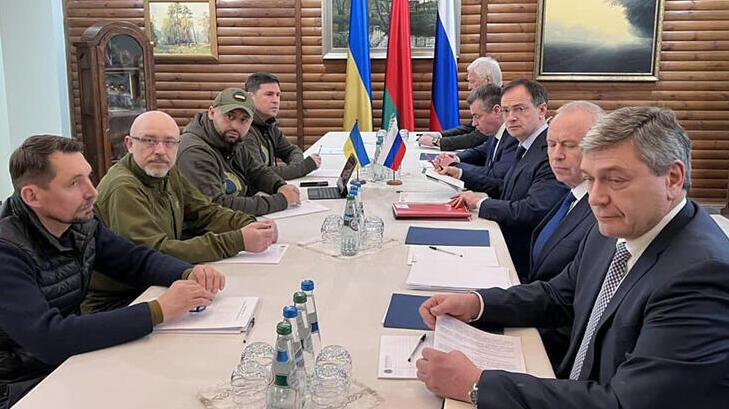 בלארוס סבב שיחות משא ומתן שלישי בין משלחות רוסיה ו אוקראינה