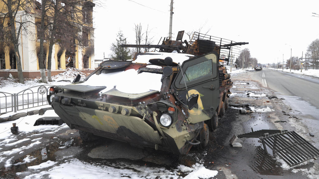 כלי רכב צבאי רוסי שרוף בחרקוב