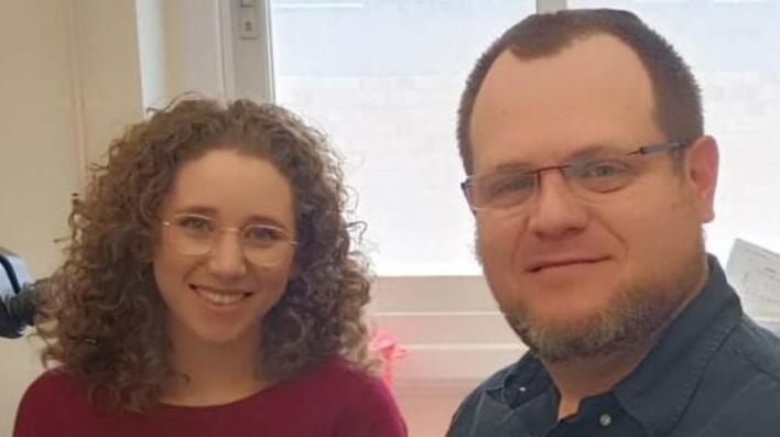 Doctoral student Peera Wasserzug-Pash, left, and Dr. Michael Klutstein, head of the Chromatin and Aging Research Lab in the Faculty of Dental Medicine at the Hebrew University of Jerusalem 