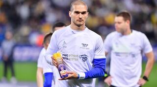 ג'ורג'ה יובאנוביץ' עם תואר שחקן החודש