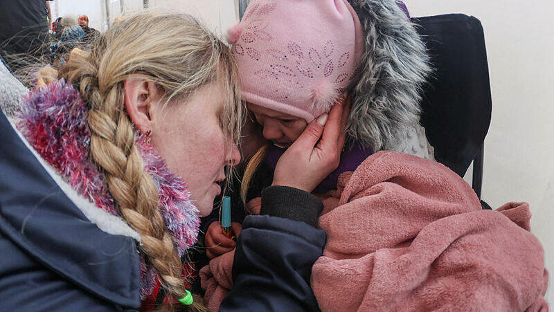 Беженцы из Украины (Фото: Гиль Нахоштан) פליטים בגבול פולין-אוקראינה