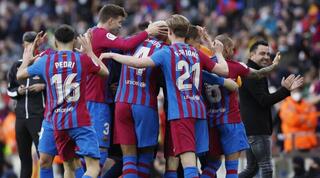 צ'אבי ושחקני ברצלונה