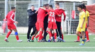 שחקני הפועל תל אביב חוגגים