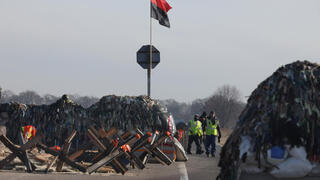 רונן ברגמן שליח ידיעות אחרונות בלבוב במחסומים בדרך ללוצק