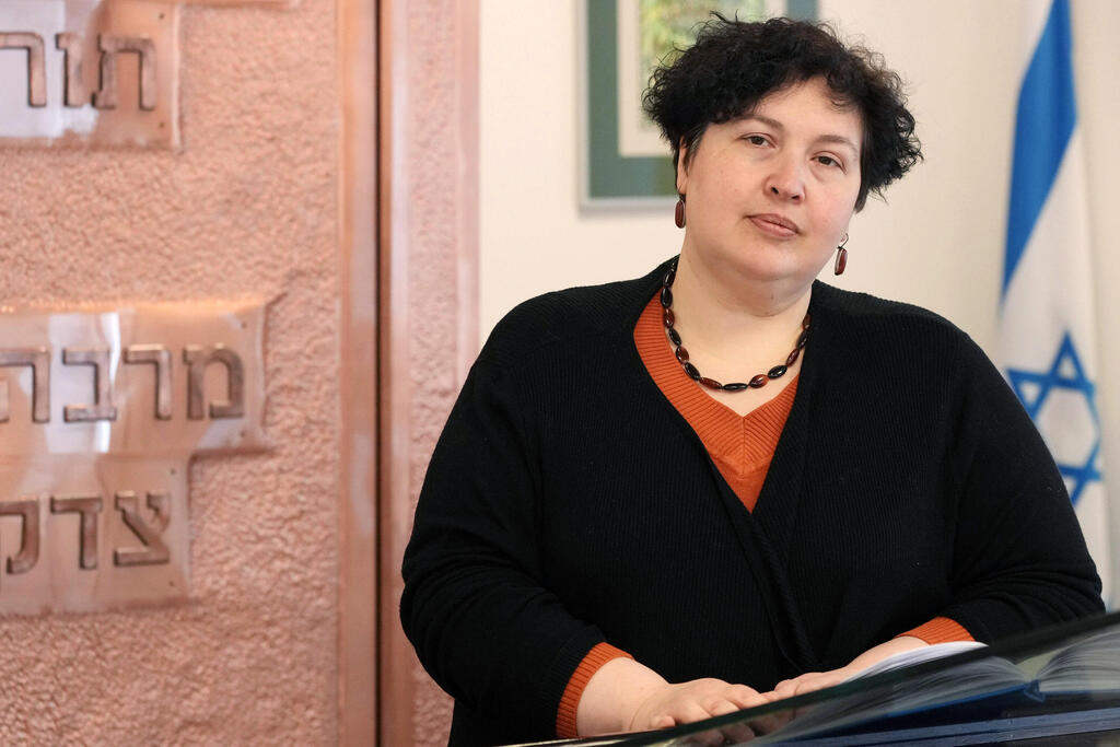 Rabbi Julia Gris, who led a Progressive Jewish congregation in Odesa, Ukraine, visits a synagogue in Warsaw, Poland, March 12, 2022 (Photo: AP) Rabbi Julia Gris, who led a Progressive Jewish congregation in Odessa, Ukraine, visits a synagogue in Warsaw, Poland, March 12, 2022