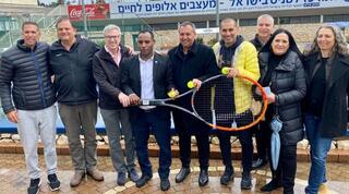 ח"כ סימון דוידסון, ח"כ גדי יברקן ואנדי רם במגרש ברמת השרון