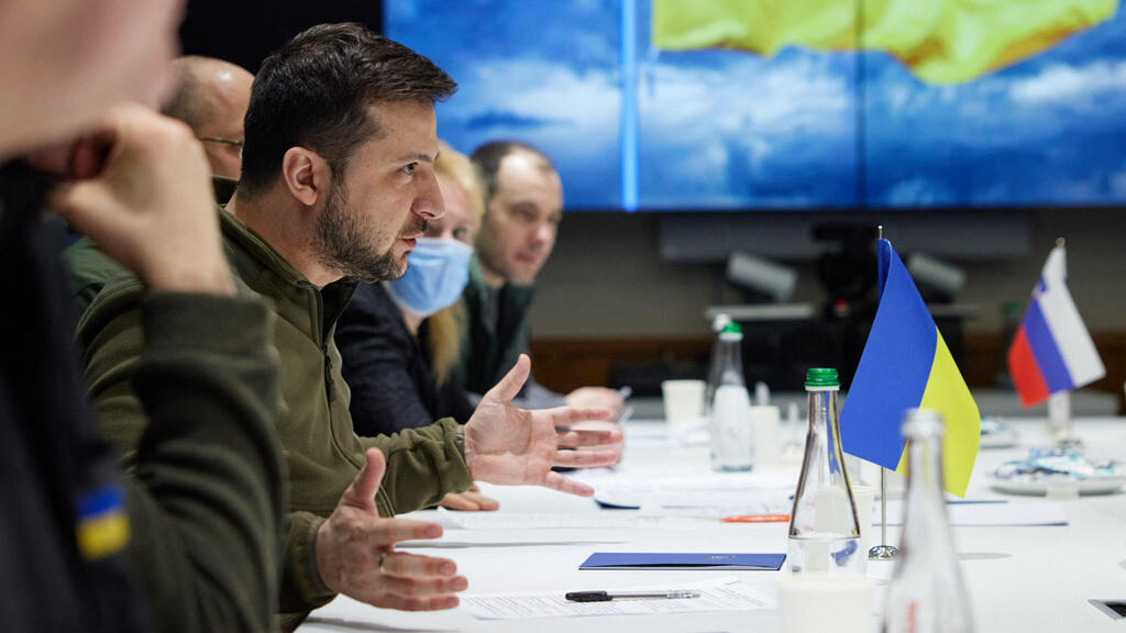 נשיא אוקראינה ולדימיר זלנסקי  ו ראש הממשלה דניס שמיהל משבר מלחמה רוסיה אוקראינה 