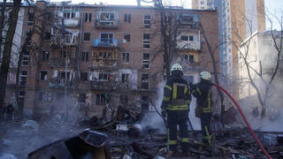 פיצוץ בניין הופצץ קייב אוקראינה מלחמה פלישה תקיפה רוסית רוסיה צבא