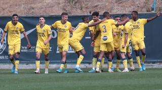 שחקני מכבי תל אביב חוגגים