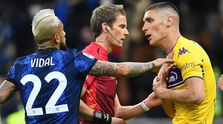 ארתורו וידאל מתווכח