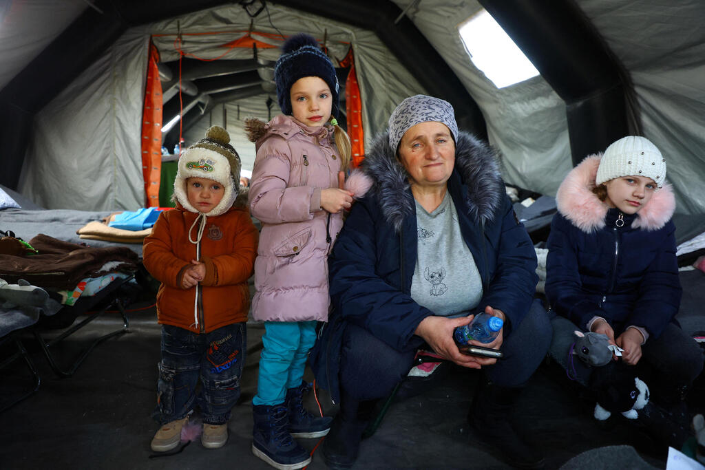 משפחה מאוקראינה בגבול פולין
