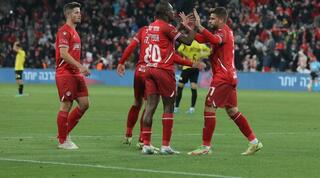 שחקני הפועל באר שבע חוגגים