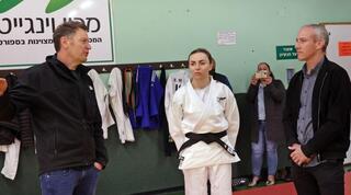 חילי טרופר ושני הרשקו