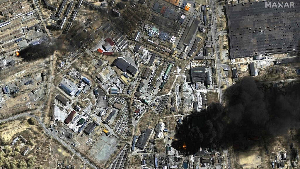 Бомбежка Чернигова (Фото: AFP / Satellite image ©2022 Maxar Technologies) נזקי הפגזות בצ'רניהיב