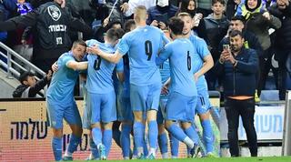 הנבחרת הצעירה חוגגת עם ליאל עבדה