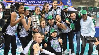 שחקניות מכבי חיפה חוגגות גביע